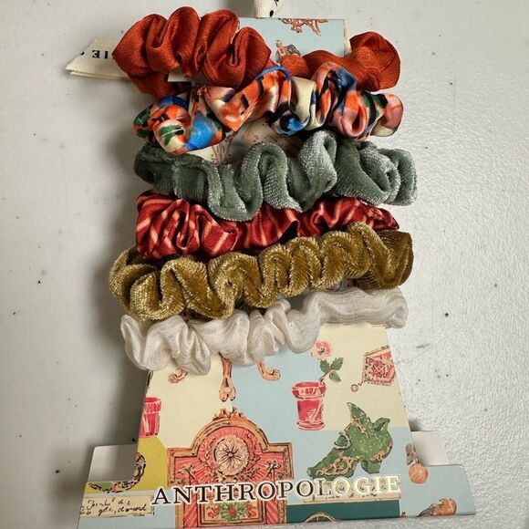 NWT Anthropologie Set of 6 Multicolored Velvet Scrunchie Hair Ties - Picture 3 of 5